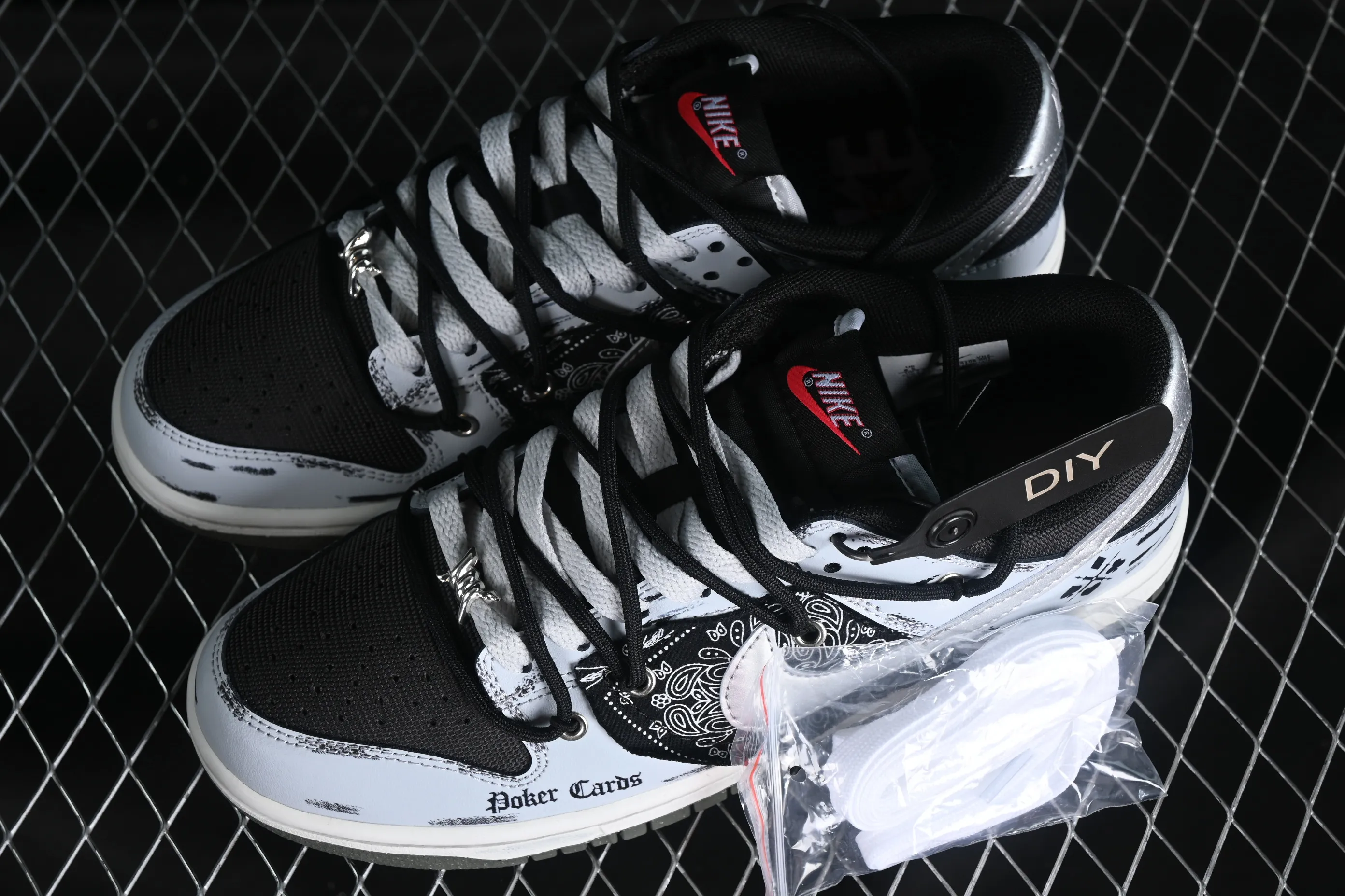 All Categories Nk SB Dunk Series Nk SB Dunk Low Low-top sneakers Nk Dunk Low Sanci Lab Dark Poker Old Dirty Shoes Premium Gray Cashew Pattern SB Strap Low-top Casual Shoes DM0108-001